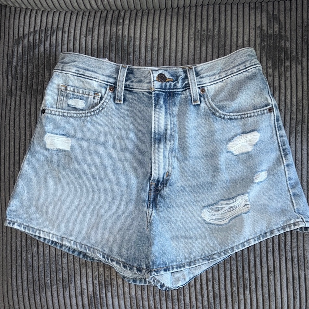Levi Mom Shorts